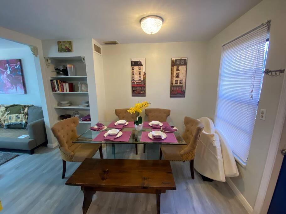 Private Townhouse With Courtyard And Covered Patio Γουεστ Παλμ Μπιτς Εξωτερικό φωτογραφία