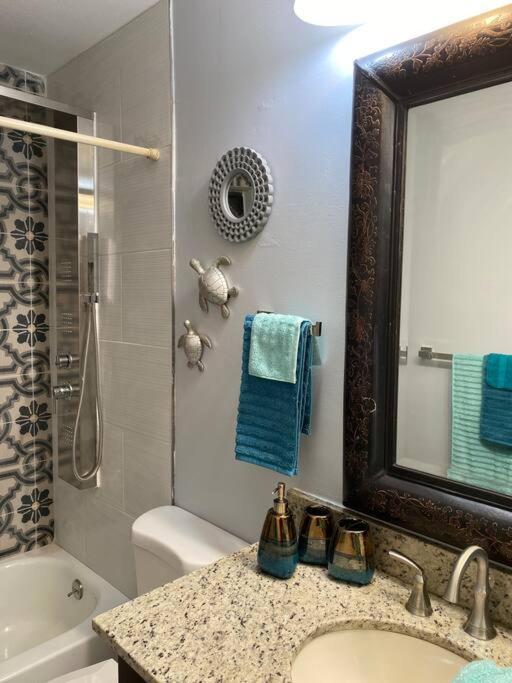 Private Townhouse With Courtyard And Covered Patio Γουεστ Παλμ Μπιτς Εξωτερικό φωτογραφία