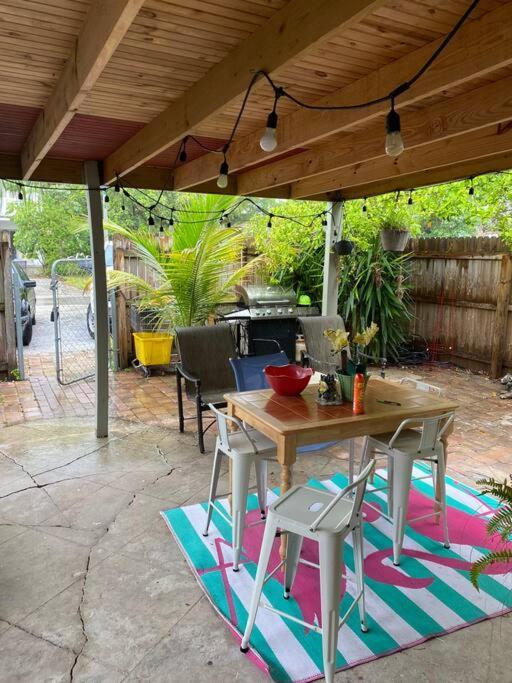 Private Townhouse With Courtyard And Covered Patio Γουεστ Παλμ Μπιτς Εξωτερικό φωτογραφία